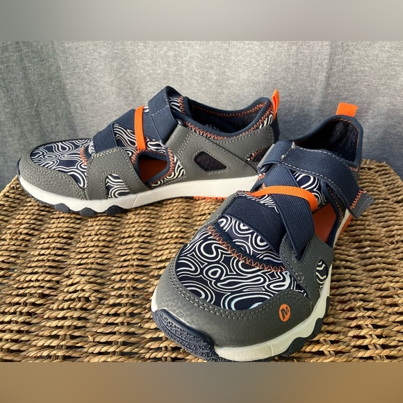 EUC Merrell Hydro Free Roam Sandal - Big Kids' Size 4M - Picture 2 of 14